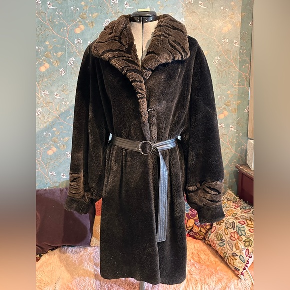 Vintage Canadian Faux Fur Coat Made in Canada Black Plush Winter Coat Size L - Picture 8 of 11